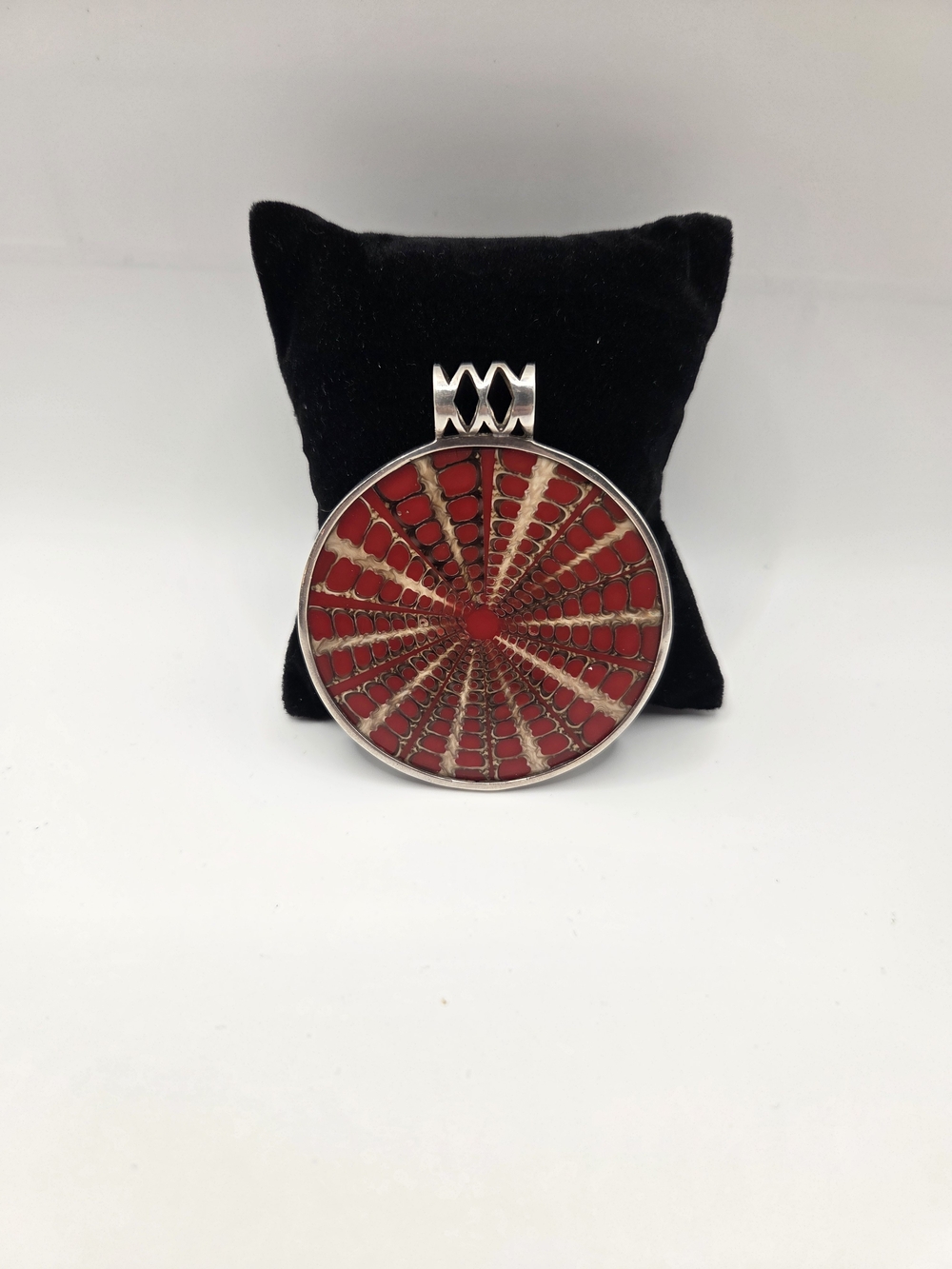 1536. Retired Silpada Sundial Resin And 925 Silver Pendant